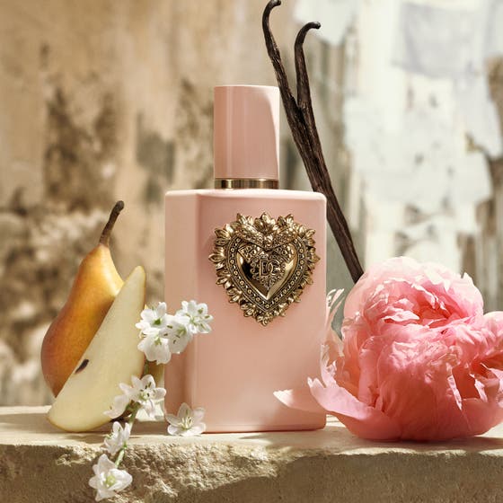 Dolce & Gabbana My Devotion Intense Eau de Parfum 50 ml damparfym i ljusrosa box med ett detaljerat guldhjärta