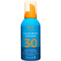 EVY Sunscreen Mousse SPF30 150 ml blå flaska med orange kork ger ett långvarigt solskydd mot UV-strålar.