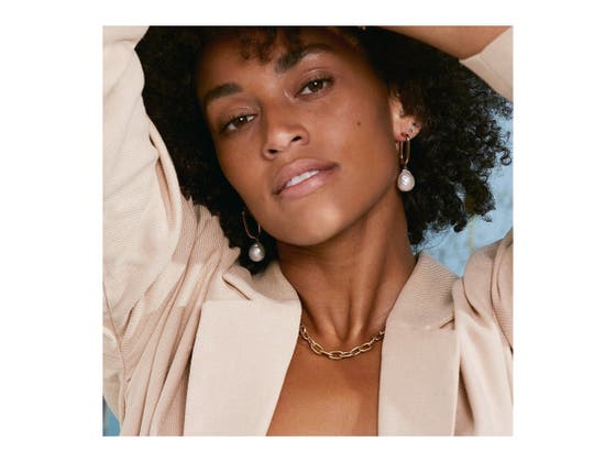 Trellis Pearl Gold Ear