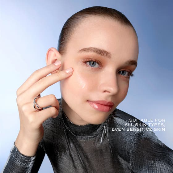 Lancôme Génifique Ultimate Serum 50 ml anti aging serum för mogen hy i mörka glasflaskor med silverdetaljer
