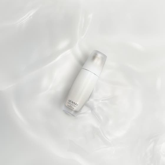Absolute Silk Micro Essence-In-Lotion
