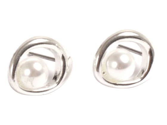 Sculptured Hoops Pearl Earring