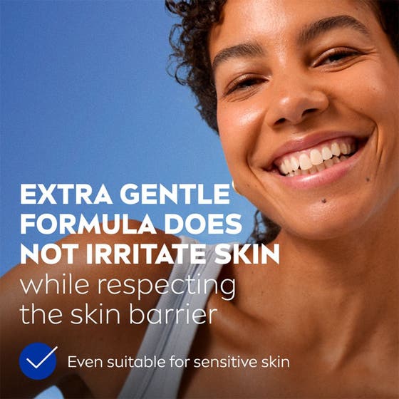 NIVEA Refreshing Cleansing Wipes 25 st ansiktsservetter 3-i-1 visar en leende kvinna och text om skonsam formula.