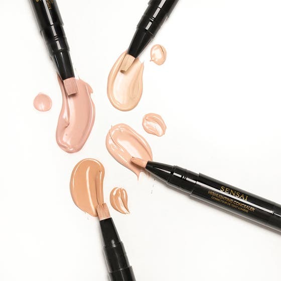 Base & Conceal Perfection (Glowing Base + Highlighting Concealer)