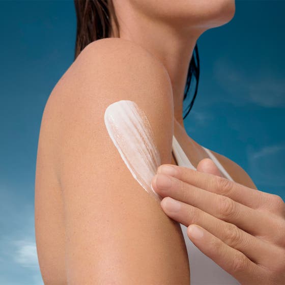 Biotherm Lait Corporel 400 ml anti-uttorkande kroppsmjölk med blå mikroskopiska bubblor som ger len hud Biotherm.