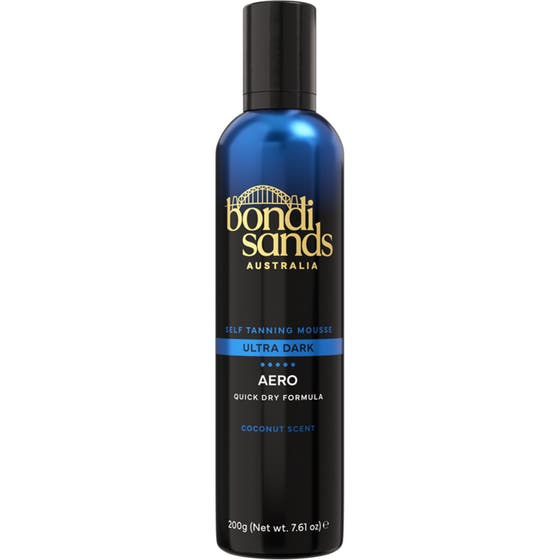 Bondi Sands Aero Ultra Dark 225ml brun utan sol-skum ger intensiv färg i en svart flaska med blå neondetaljer