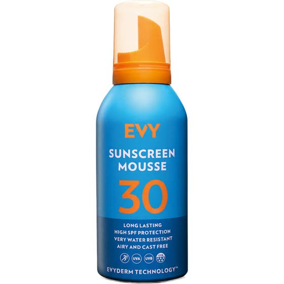 EVY Technology Sunscreen Mousse SPF 30 vattenfast hypoallergen solkräm i en blå sprayflaska med orange detaljer