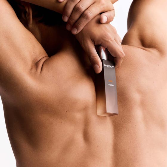Nuxe Men Le Parfum 50ml herrparfym ger en intensiv doft i eleganta frostade bruna glasflaskor med silverdetaljer