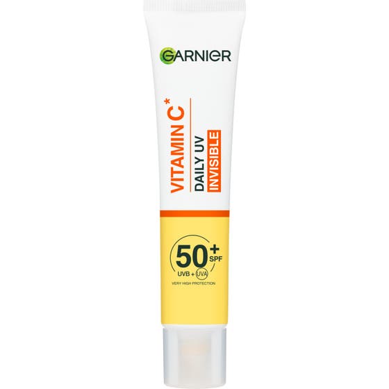 Garnier Vitamin C Daily UV Invisible SPF 50+ lystergivande garnier solskydd ansikte i vit och gul tub med klar kork