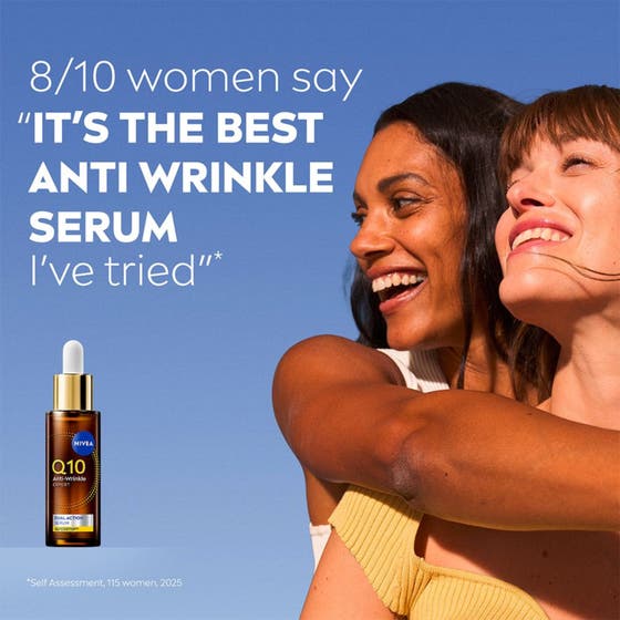 NIVEA Q10 Anti-Wrinkle Expert 30 ml serum i brun flaska tillsammans med dag- och nattkräm för en komplett hudvårdsrutin.