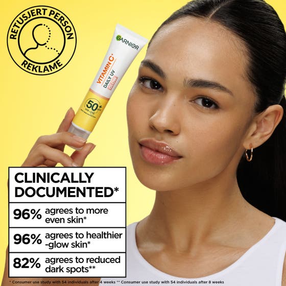 Garnier Skin Active Vitamin C Daily UV Fluid 40 ml ansikts spf50 ger lyster med en lätt tonad formula i vit tub.