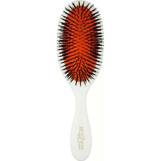 Hair brush in pure bristle