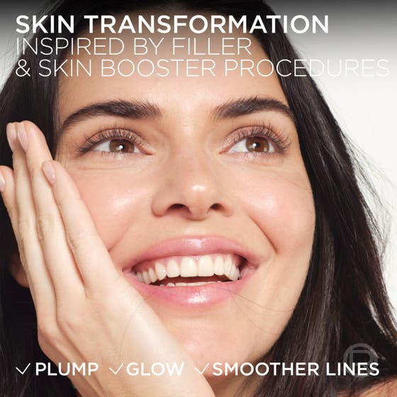 L'Oréal Paris Revitalift Filler Hyaluronic Serum 30 ml ger fyllighet och visas applicerat med pipett på tre personer.