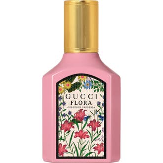 Gucci Flora Gorgeous Gardenia 30 ml blommig parfym i rosa lackad glasflaska med räfflad guldkork och blommor