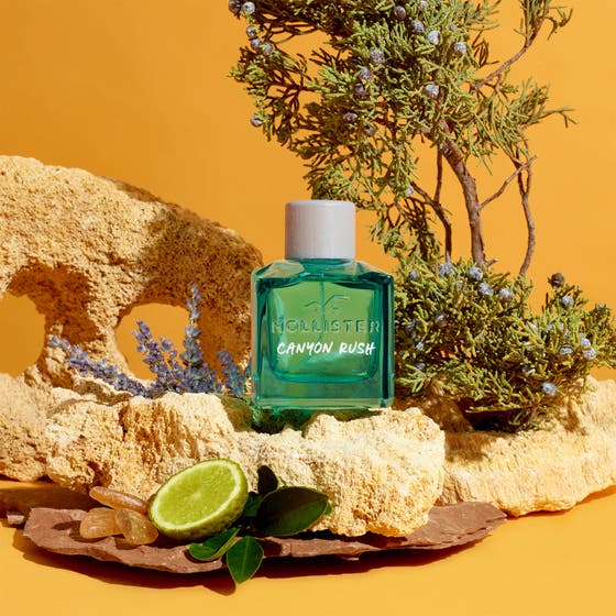 Hollister Canyon Rush Him 30 ml daglig sommar parfym herr i turkos flaska bland lime och lavendel