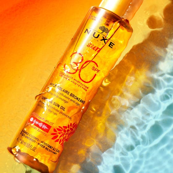 Nuxe Nuxe Sun Tanning Oil 150 ml anti-aging sololja med spf med en lyxig och glansig gyllene textur