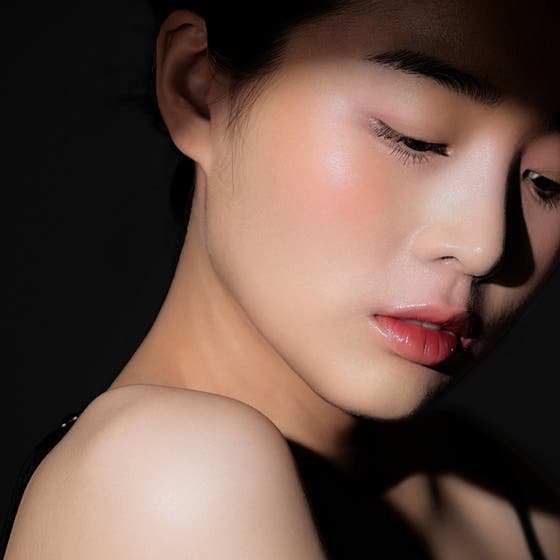 Moist Ampoule Blusher