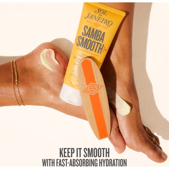 Sol de Janeiro Samba 2-Step Foot Fetish Care 90 ml mjukgörande fotkräm i gul tub med fotfil för brasiliansk fotvård hemma.