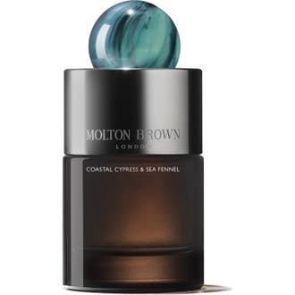 Molton Brown Coastal Cypress & Sea Fennel Eau de Parfum 100 ml aromatisk sommar parfym män i mörk glasflaska med blå kula
