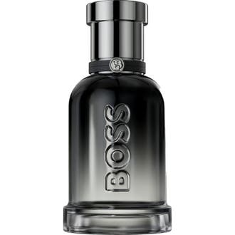 Hugo Boss Bottled Beyond 50 ml Eau de Parfum är en intensiv parfym i rökigt tonad glasflaska med mörkt metallock