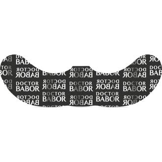 Doctor Babor retinol anti-aging patches är en Babor ögonmask i svart textil med vit logotyp som ger en utslätande effekt.