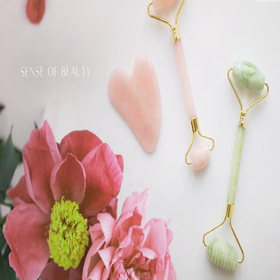 Ansiktsmassage med Gua Sha och Skin Roller