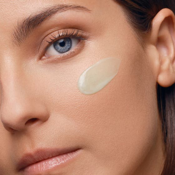 Biotherm Aquasource Hyalu Plump Gel 50 ml fuktkräm med hyaluronsyra mot blå vattenbubblor.