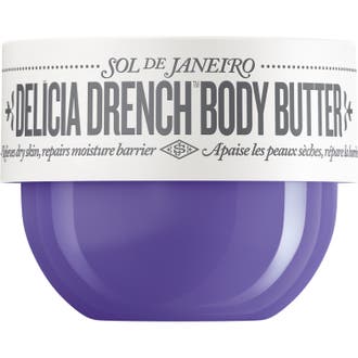 Sol de Janeiro Delícia Drench Body Butter fuktgivande body cream i lila burk som ger en fuktbevarande hudbarriär