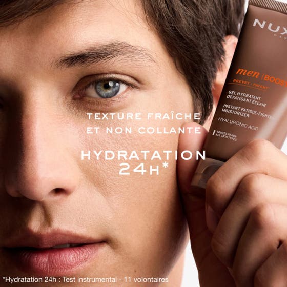 Nuxe Men Moist Gel 50 ml återfuktande ansiktskräm som visar en len och krämig benvit gelkonsistens