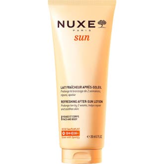 Nuxe After Sun Lotion 200 ml 24h hydrating after sun lotion hjälper dig behålla solbrännan i en persikofärgad tub.