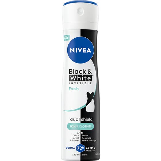 Nivea Black & White Invisible Fresh 150ml deospray motverkar fläckar i en vit och svart sprayflaska med blått lock.