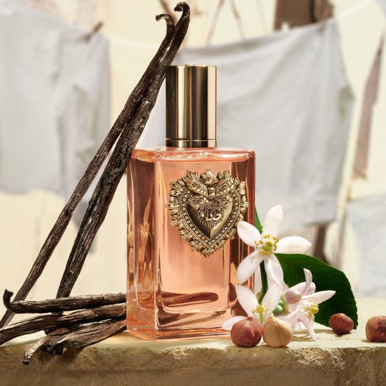 Dolce & Gabbana Devotion Intense 100 ml intensiv söt parfym i glasflaska med guldhjärta och matchande box