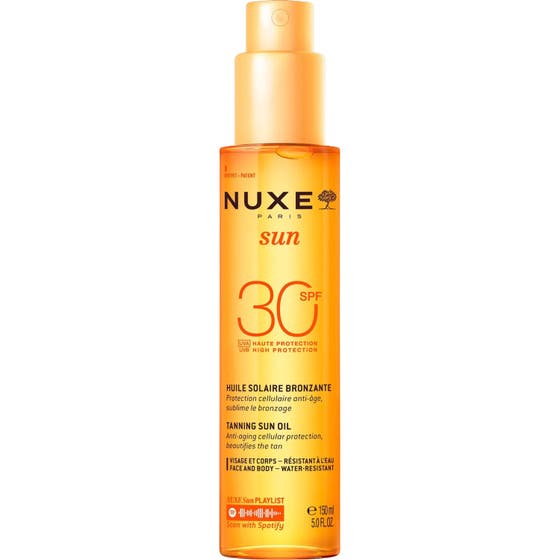 Nuxe Sun Tanning Sun Oil 150 ml anti-aging solskydd olja i orange sprayflaska som ger huden en vacker solbränna.
