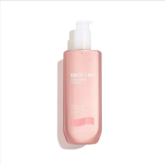 Biotherm Biosource Lotion 400 ml mjukande toner för torr hy i en rosa genomskinlig plastflaska med vit pump