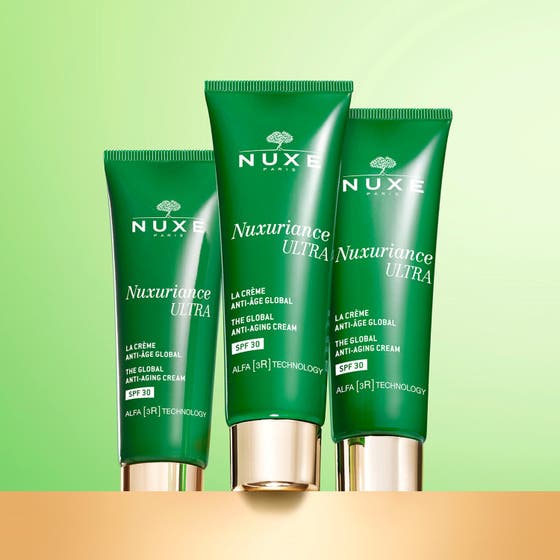 Nuxe Nuxuriance Ultra 50 ml anti-aging kräm med solskydd i en grön tub som ger fastare hy med SPF 30.