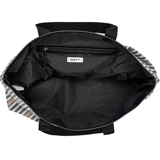 Gweneth J Chill Beach