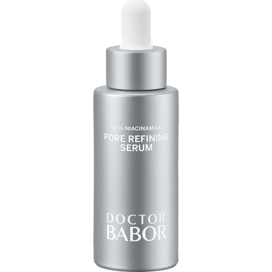 Doctor Babor Pore Refining Serum för porförfining är ett babor niacinamide serum i en matt silverflaska med vit pipett.