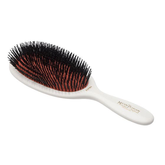 Hair brush in pure bristle
