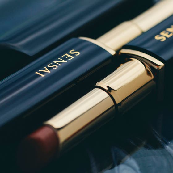 Contouring Lipstick - Holder & Refill