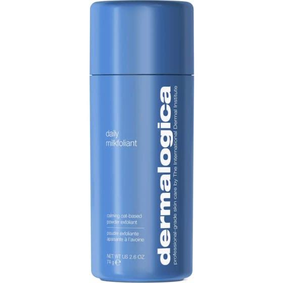 Dermalogica Daily Milkfoliant 74 g dermalogica peeling pulver som ger len hy i en matt ljusblå plastflaska.