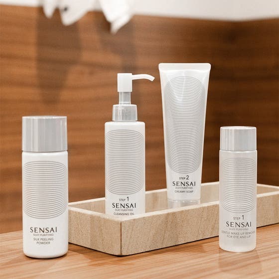 Silky Purifying Cleansing Oil Step 1