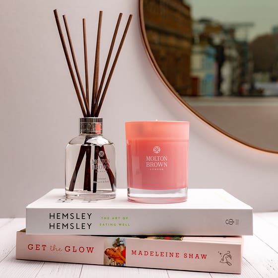 Delicious Rhubarb & Rose Aroma Reeds