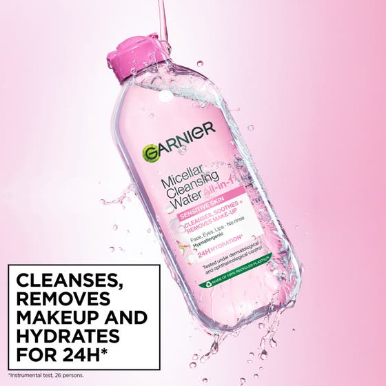 Garnier Micellar Cleansing Water 700 ml garnier sminkborttagning ger skonsam rengöring med en mjuk rosa bomullsrondell.