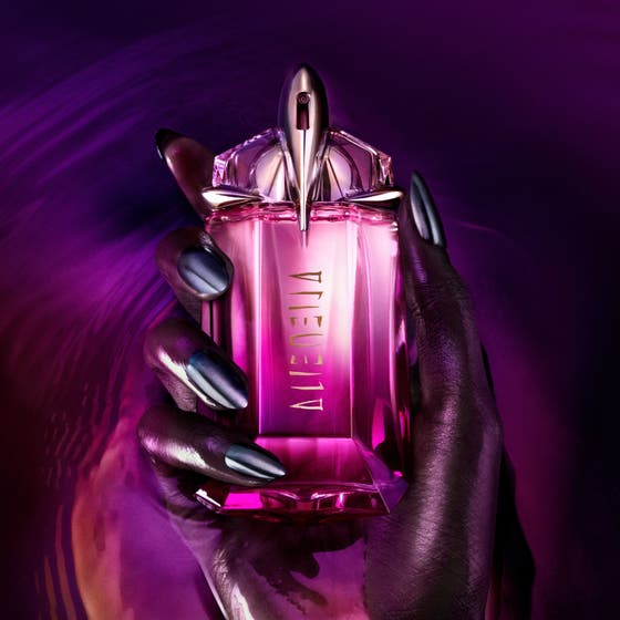 Mugler Alien Pulp Eau de Parfum 30ml damparfym lila och rosa glasflaskor med gulddetaljer på speglande yta