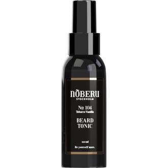 Nõberu No 104 Beard Tonic 100 ml vårdande skäggtonic i svart sprayflaska med doft av Tobacco Vanilla.
