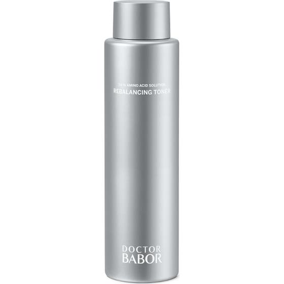 Doctor Babor Rebalancing Toner ger balans med aminosyror i en stilren och mattgrå cylinderformad flaska