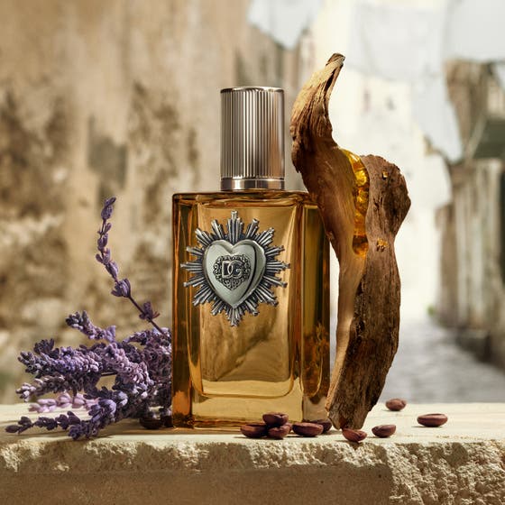 Dolce & Gabbana Devotion Pour Homme Parfum 50 ml herrparfym med silverhjärta bland lavendel och kaffebönor