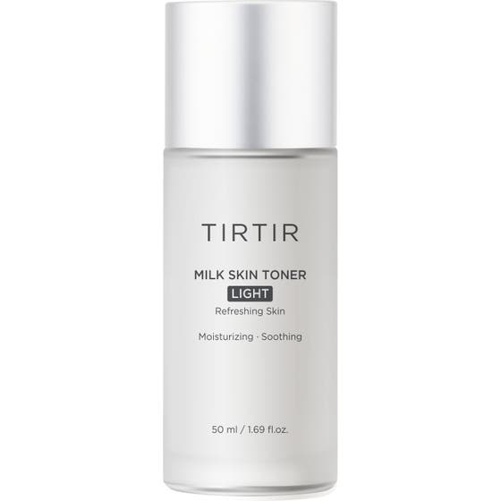 Tirtir Milk Skin Toner Light 50 ml fuktgivande ansiktstoner i frostad flaska med stilrent silverlock