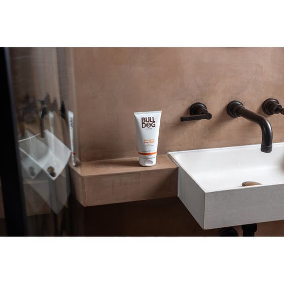 Morgonfrisk - Energigivande Rutin med SPF för Män som Vill Skydda och Fräscha Upp