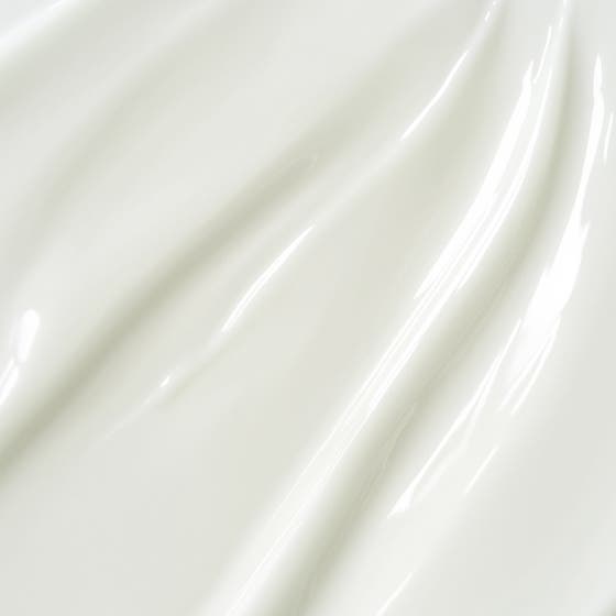 Biotherm Aquascreen Uv Daily SPF50 40 ml solkräm med en krämig och glansig vit textur som ger uv-skydd